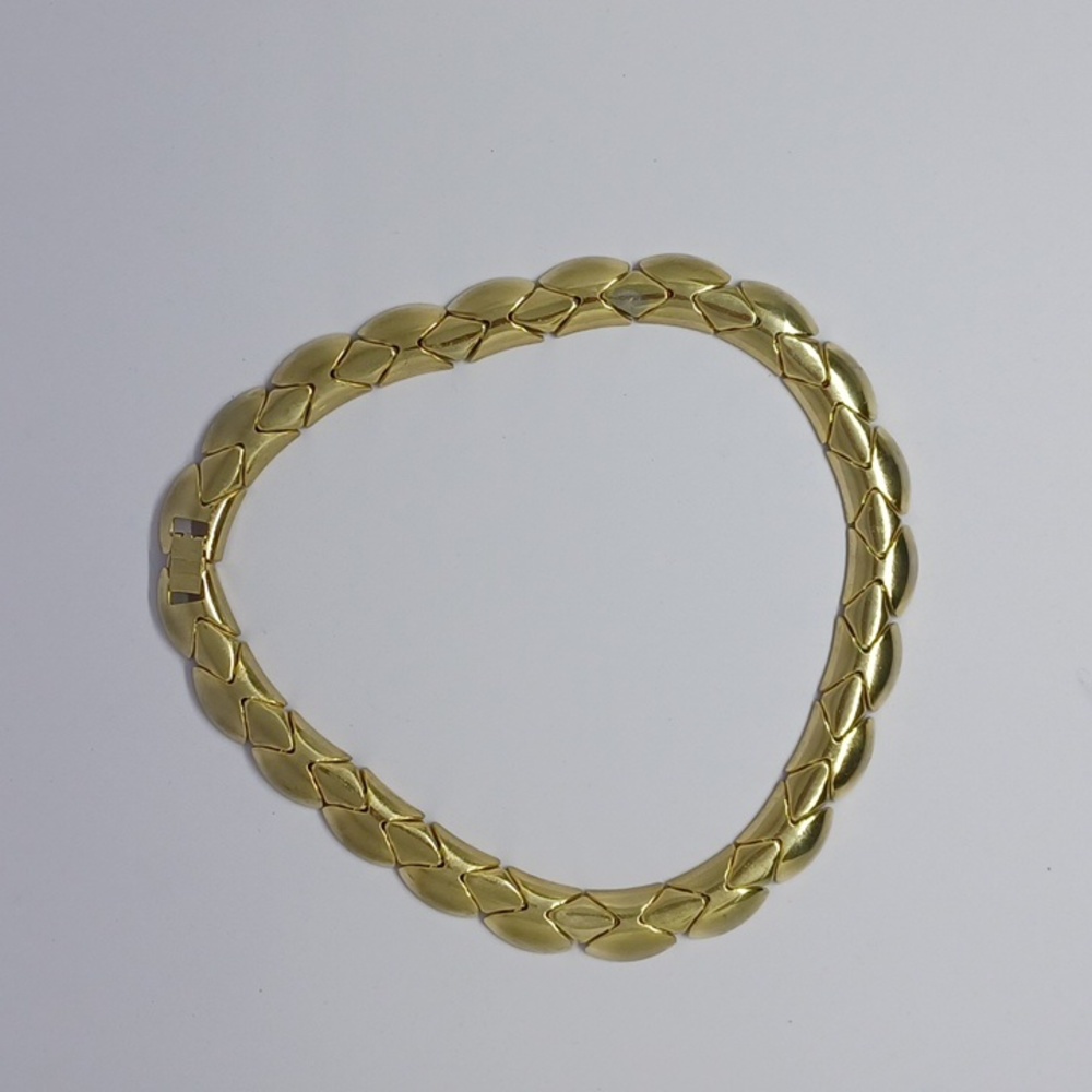 *Claimed* Vintage gold-colored necklace